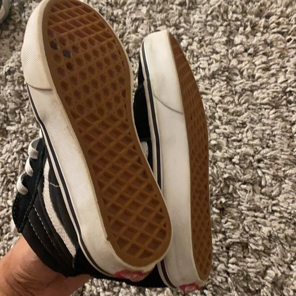 Vans - Picture 5 of 7